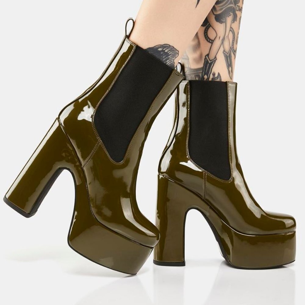ATHENA THE BADDIIE  BOMBSHELL Green  Patent Platform Boots ( BRAND NEW !)